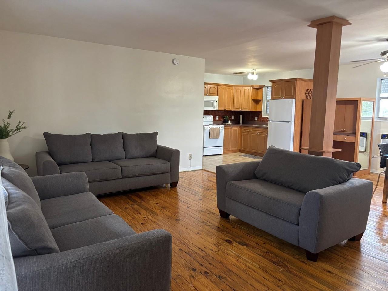 790 Ne 91st St - Photo 4 of 17