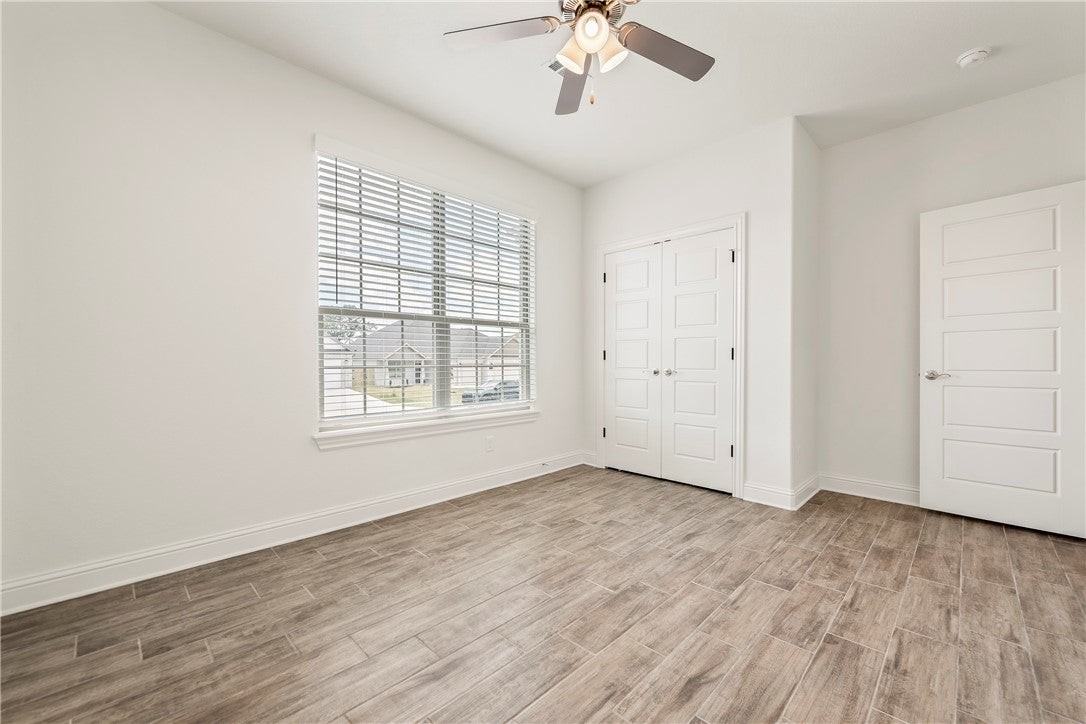 720 Merryfield St - Photo 4 of 23