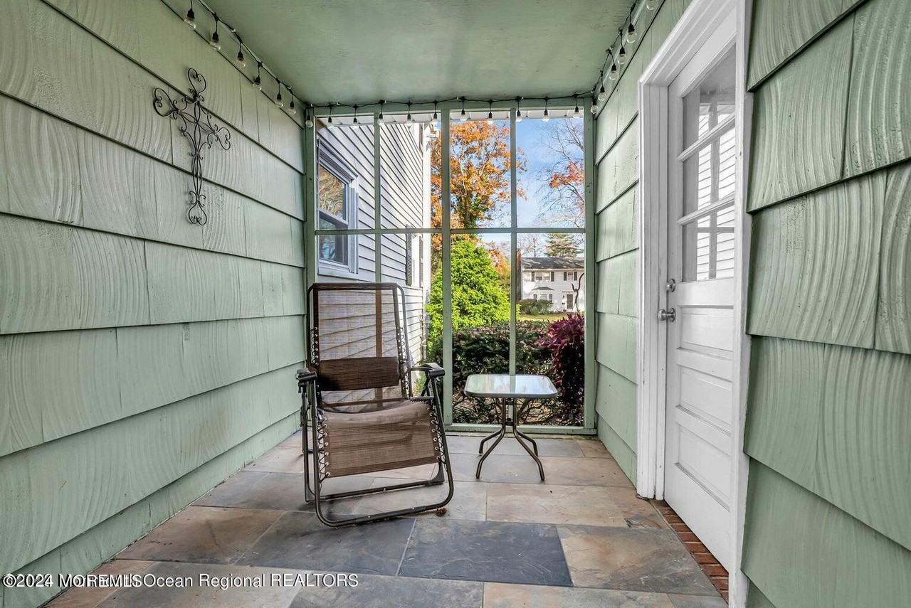 608 Blanchard Pkwy - Photo 7 of 21