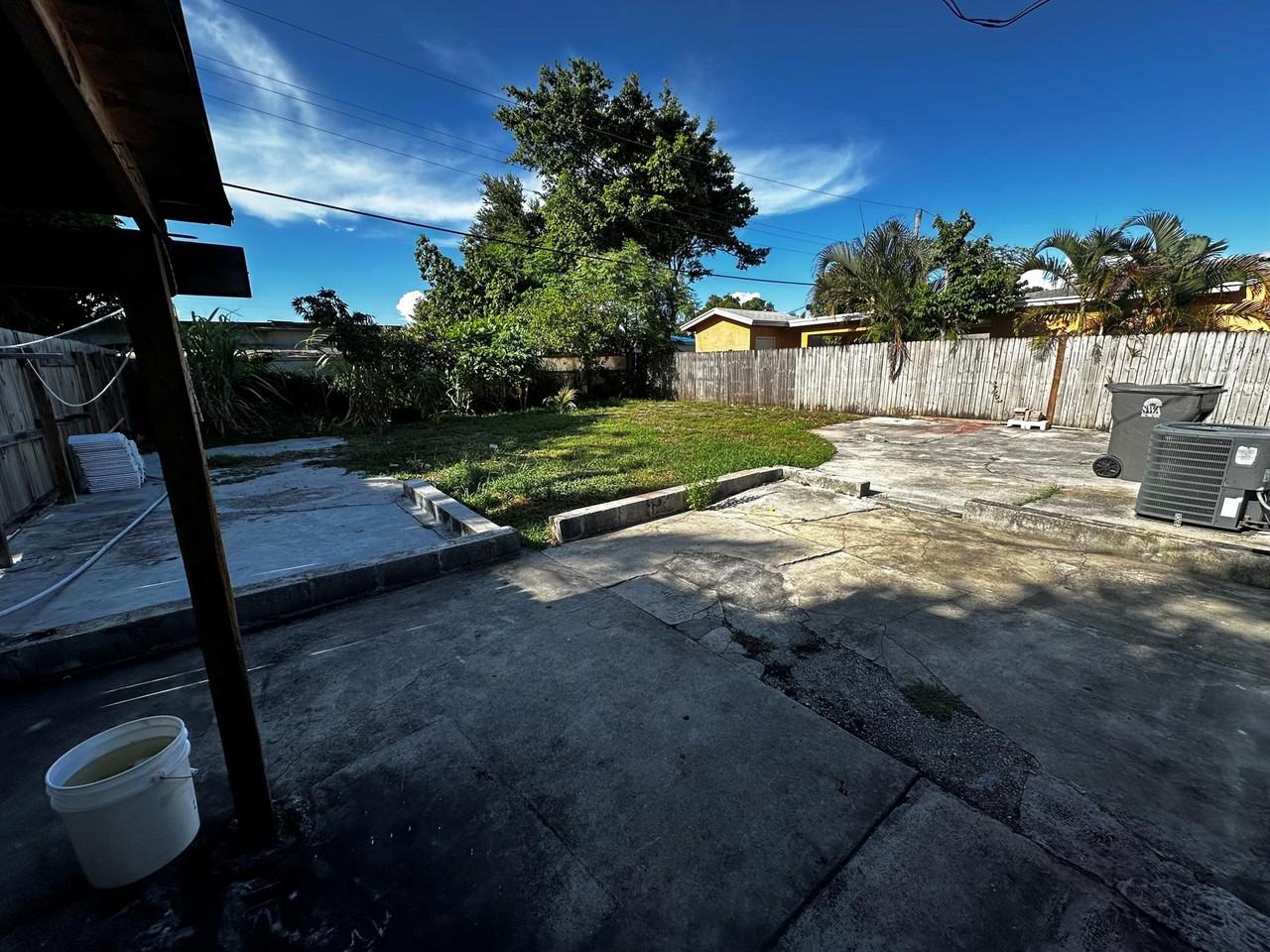 559 Dogwood Rd - Photo 5 of 10