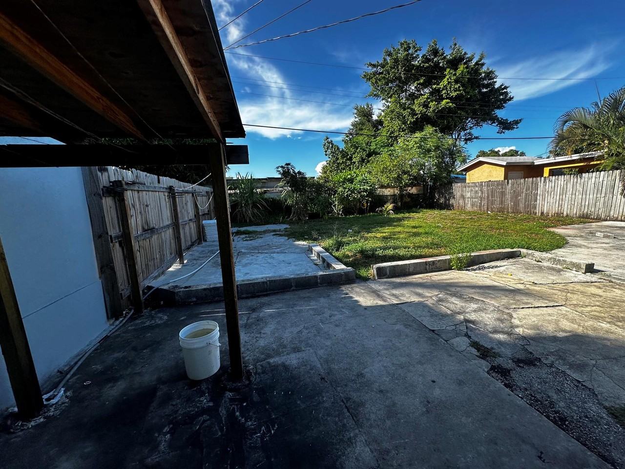 559 Dogwood Rd - Photo 6 of 10