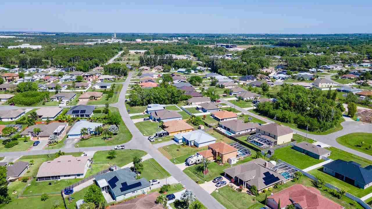 5271 Nw Mayfield Ln - Photo 6 of 50