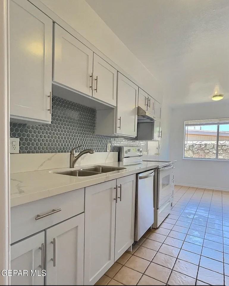 7200 Alto Rey Ave - Photo 5 of 22