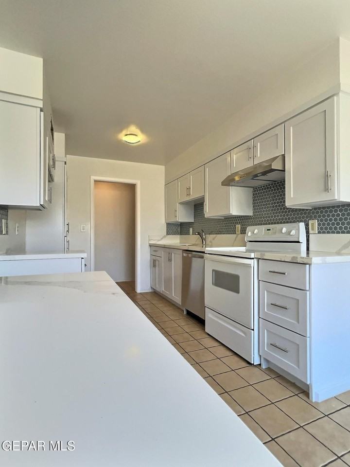 7200 Alto Rey Ave - Photo 6 of 22