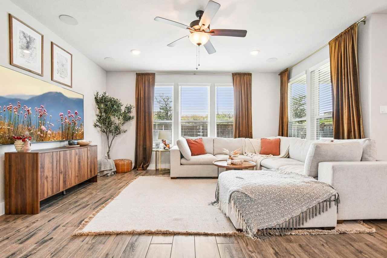 121 Purple Heart Dr - Photo 3 of 28