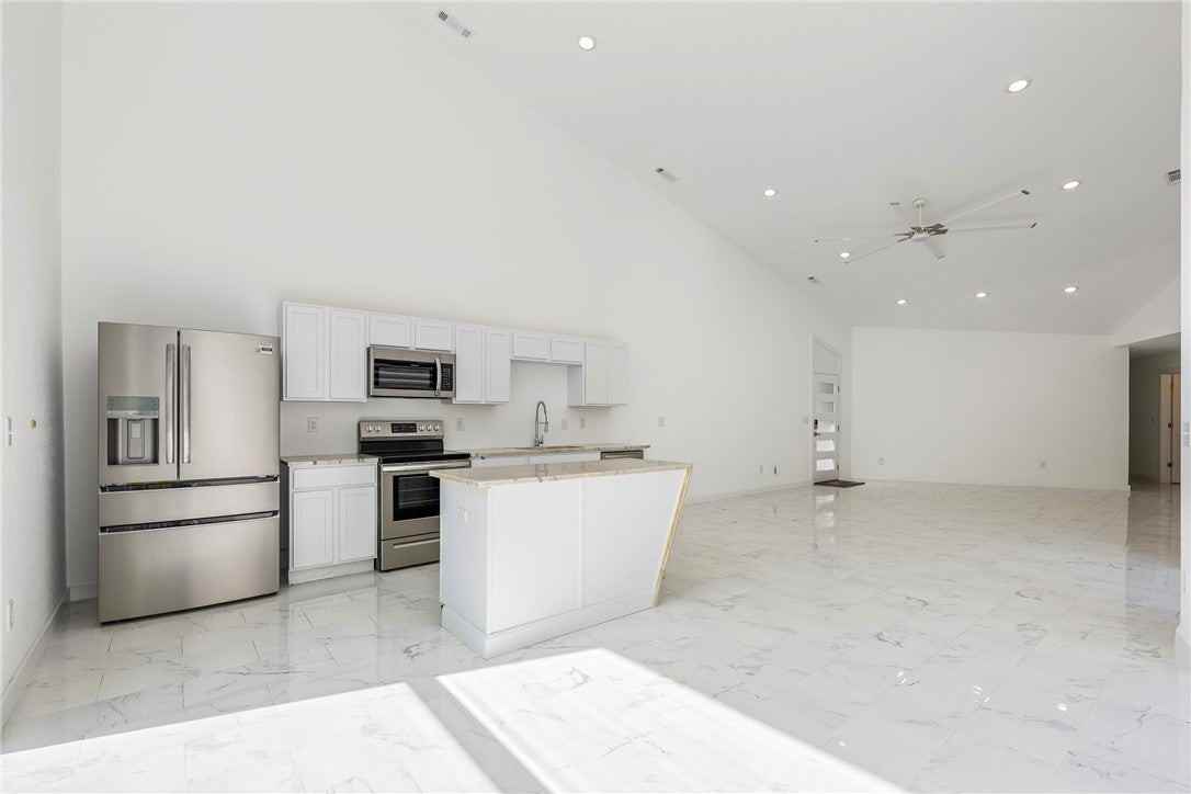 508 Nw J St - Photo 6 of 25