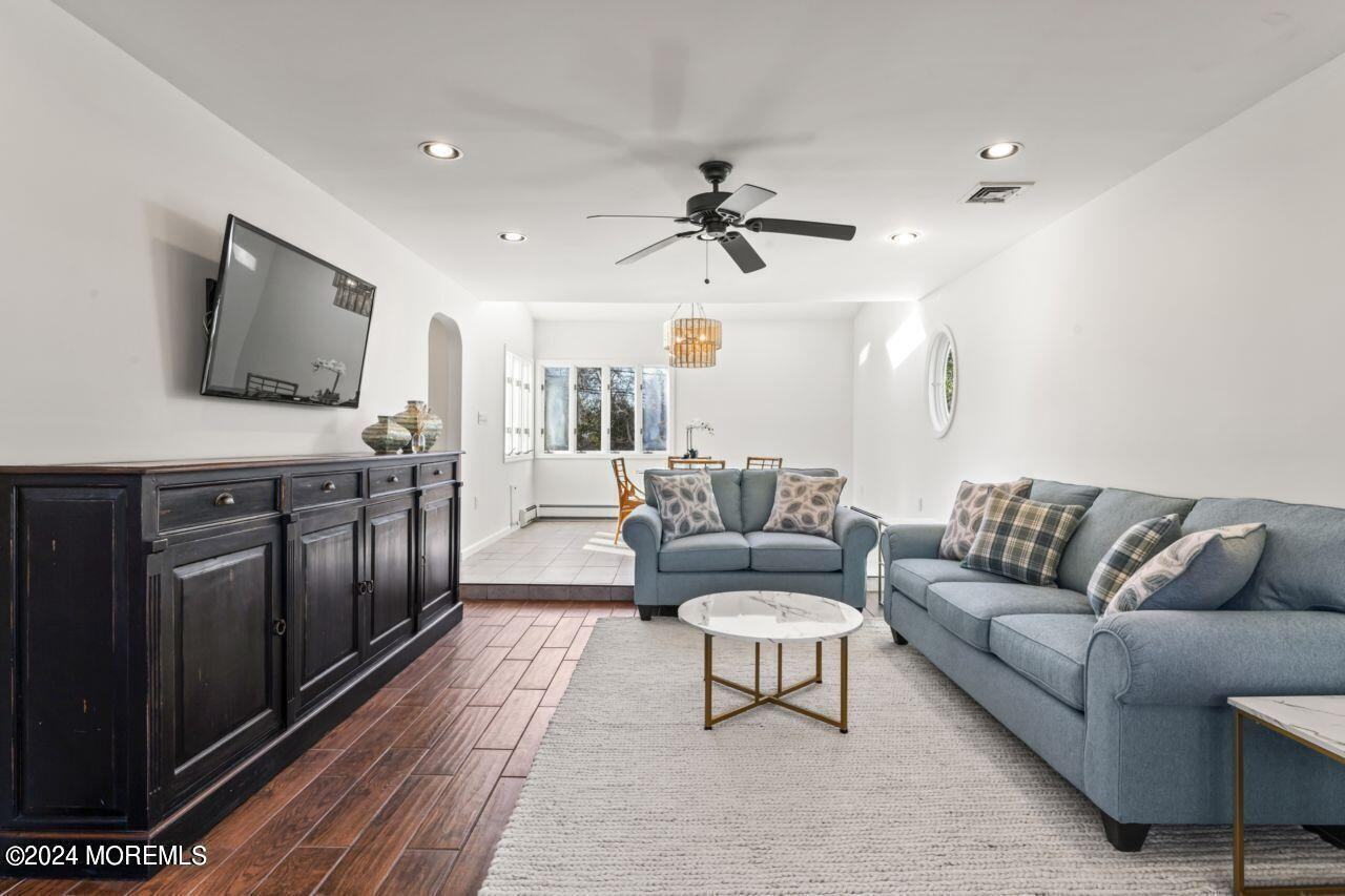 610 Wildwood Rd - Photo 2 of 25