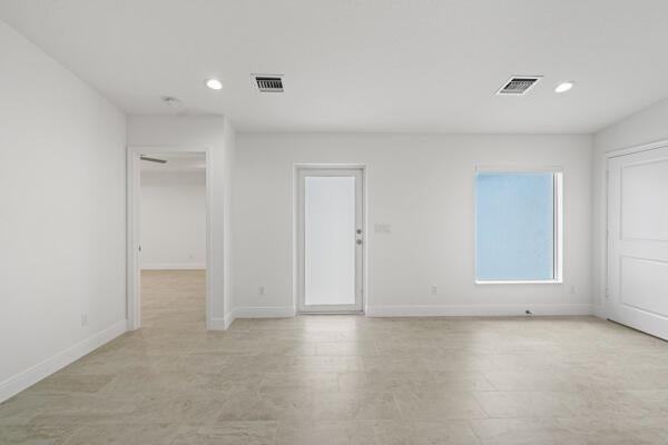 5911 Seagrape Dr - Photo 2 of 42