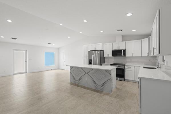 5911 Seagrape Dr - Photo 5 of 42