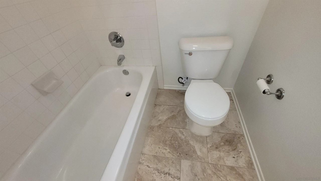 10750 Sabre Hill Dr Unit 246 #246 - Photo 6 of 8