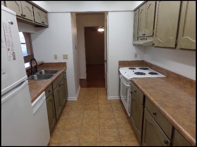 301 Kings Row Dr #108 - Photo 7 of 10