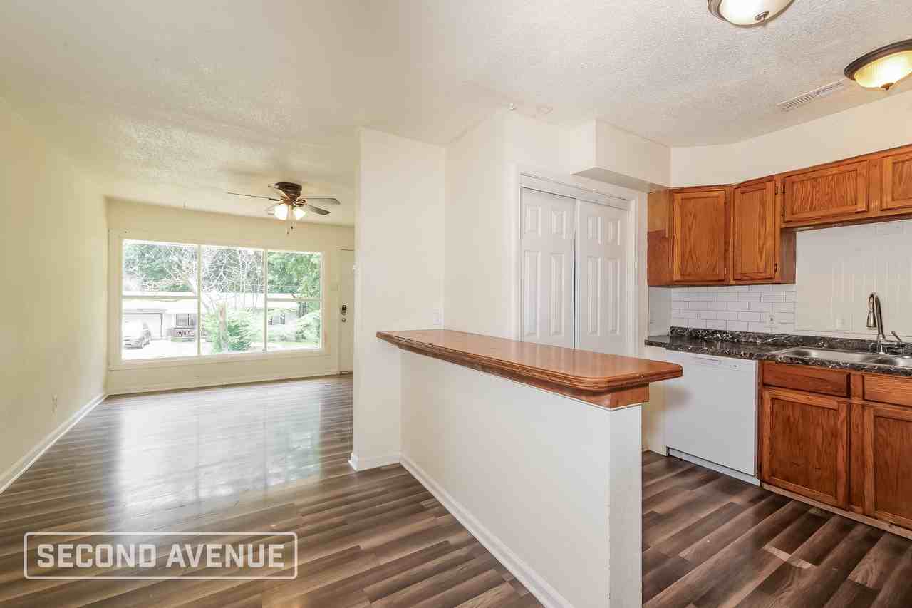 4516 E 40th St - Photo 7 of 27