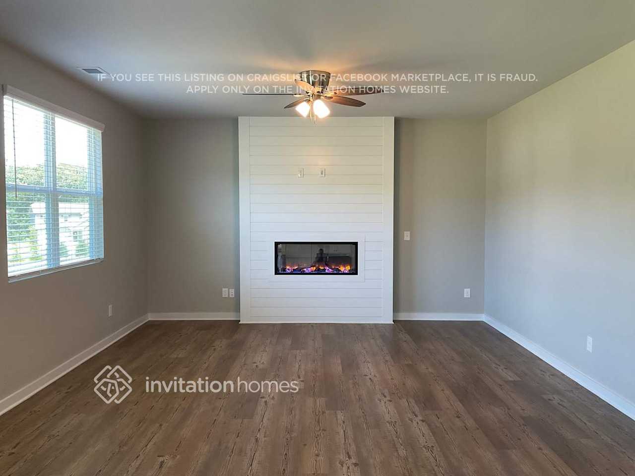 5221 Mulberry Creek Way - Photo 3 of 12