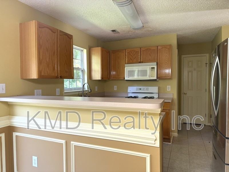 8804 Clifton Meadow Dr - Photo 3 of 10