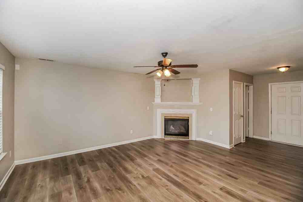 10126 Green Hedge Ave - Photo 6 of 17