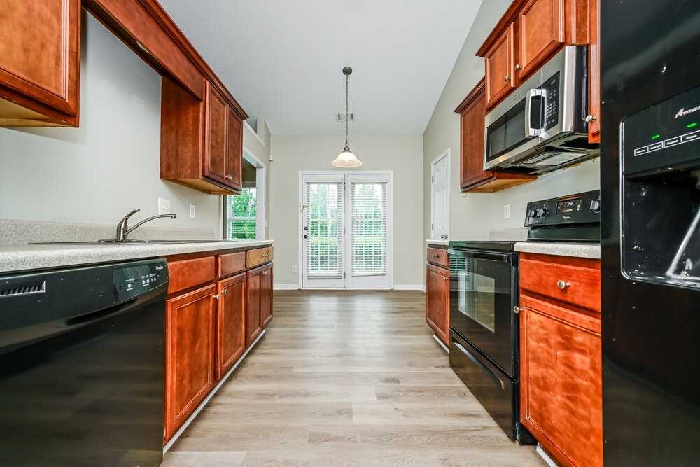 3896 Pine Village Pl - Photo 7 of 17