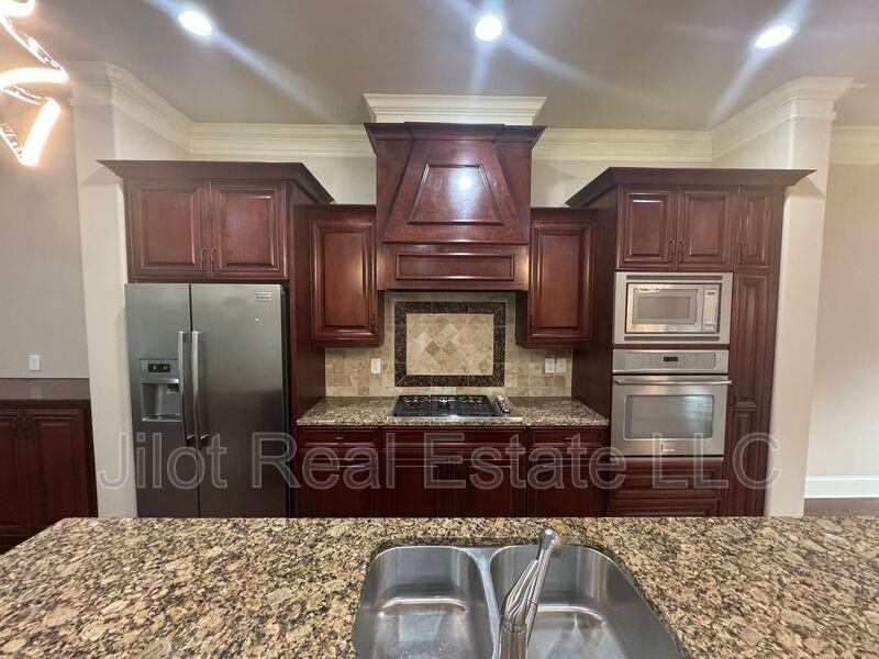 3134 Chestnut Woods Dr - Photo 2 of 42