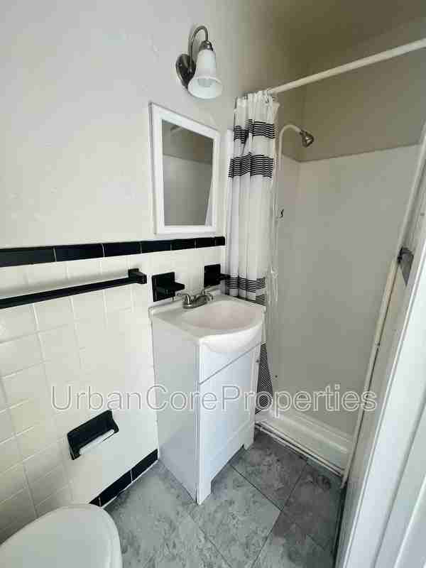 1023 Locust Street Northeast #25 - Photo 6 of 11