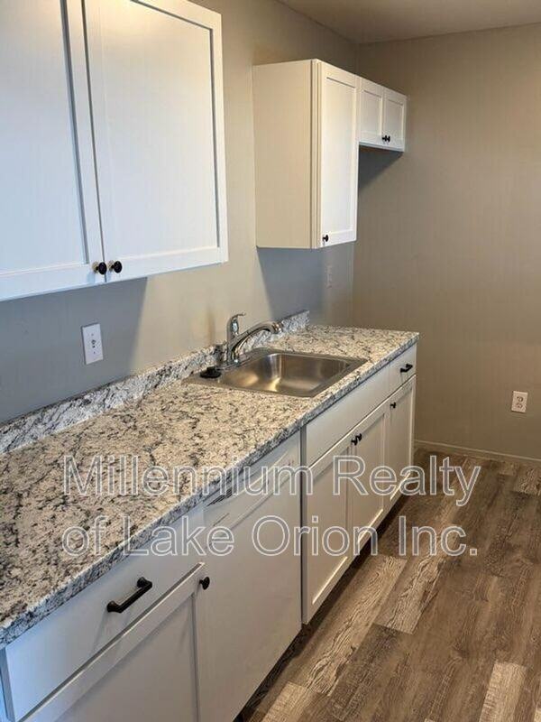 25 Louck St #4 - Photo 2 of 10