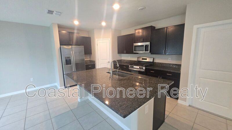 10335 Blue Plume Ct - Photo 5 of 33