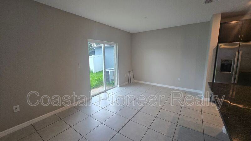 10335 Blue Plume Ct - Photo 6 of 33