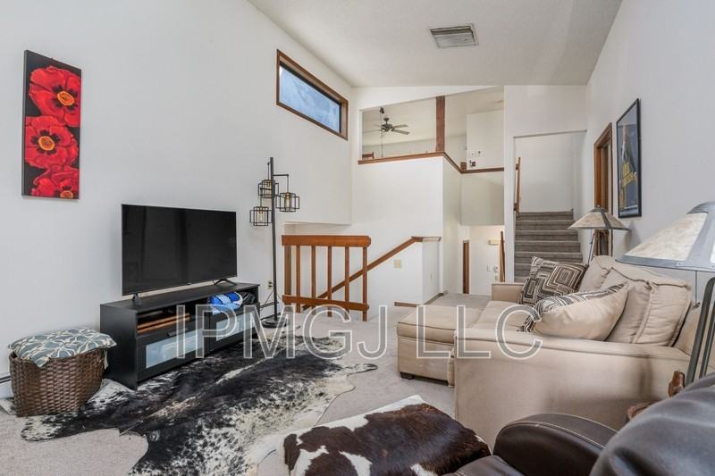 384 Explorer Ct #3 - Photo 2 of 27