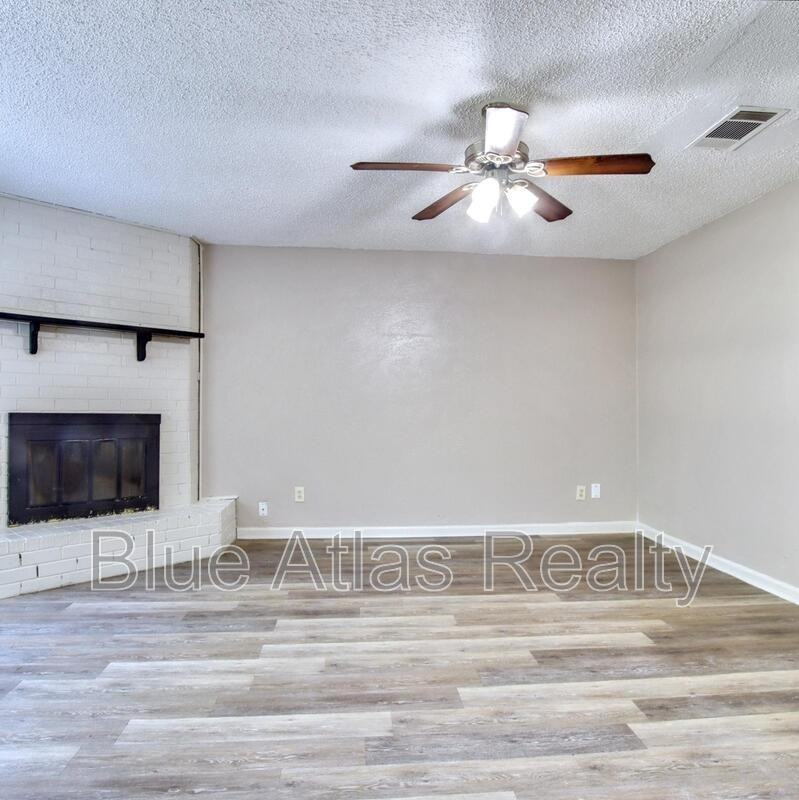 3901 Royal Crest Dr - Photo 4 of 24