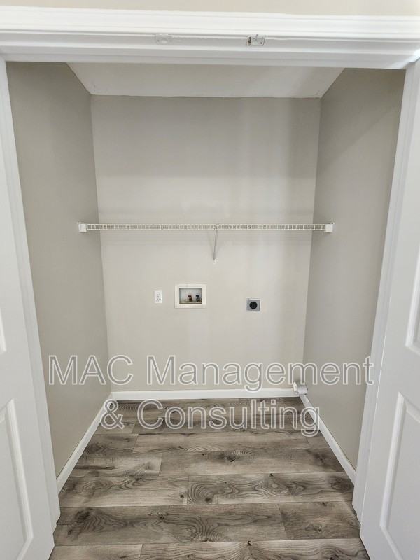 1572 Shipley Rd #B - Photo 6 of 14