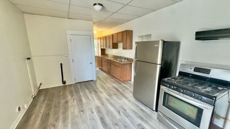 42 E School St #2 - Photo 2 of 14