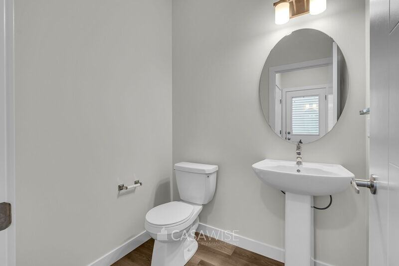 1071 Berg Pl - Photo 7 of 24