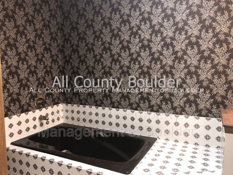 3325 Camden Dr - Photo 3 of 10