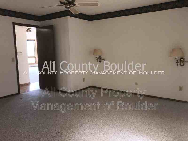 3325 Camden Dr - Photo 4 of 10