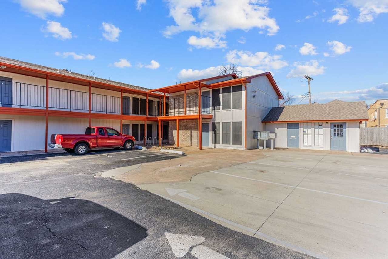 405 Paseo - Photo 3 of 8