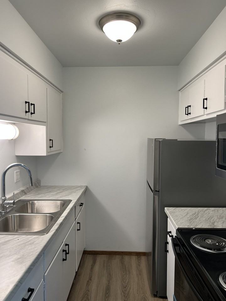 Biscayne Apartments - Photo 4 of 16