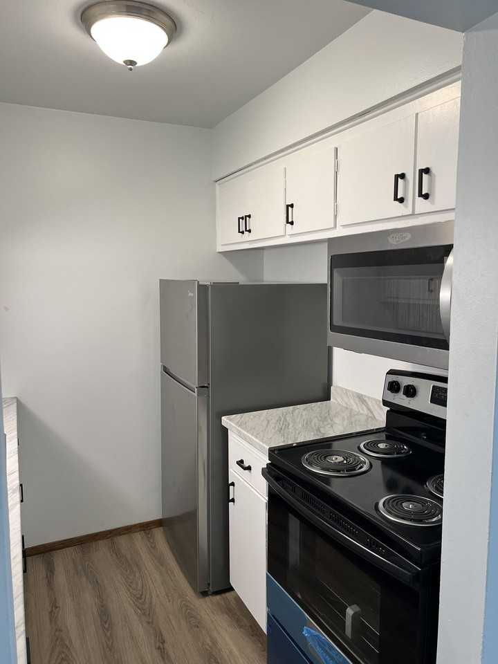 Biscayne Apartments - Photo 6 of 16