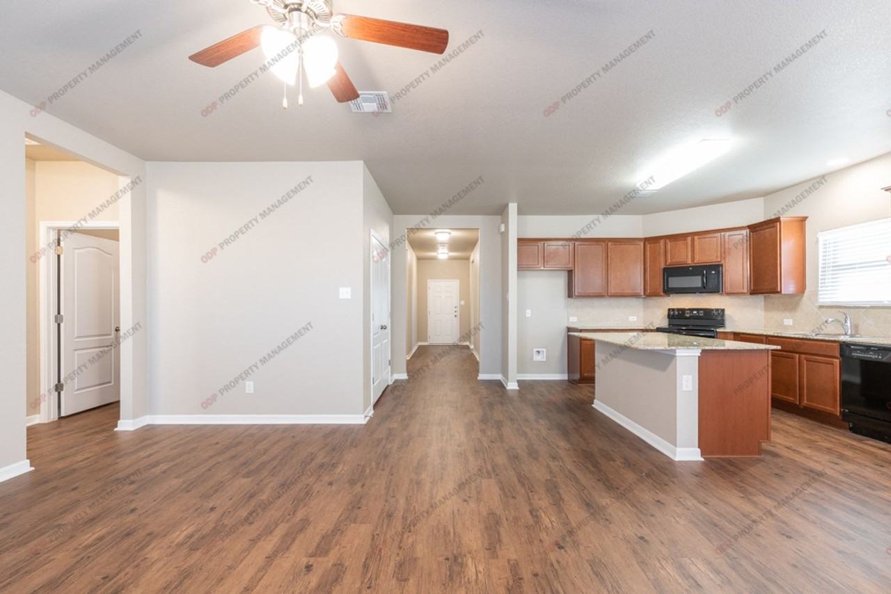 7800 Lee Hall Loop - Photo 2 of 23