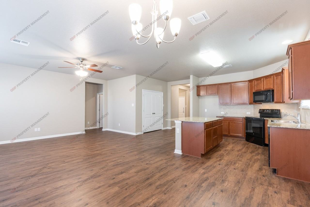 7800 Lee Hall Loop - Photo 4 of 23