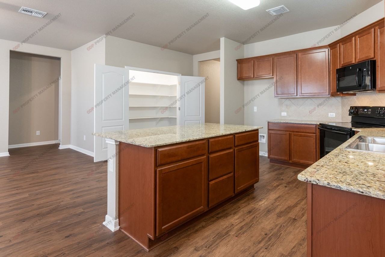 7800 Lee Hall Loop - Photo 5 of 23