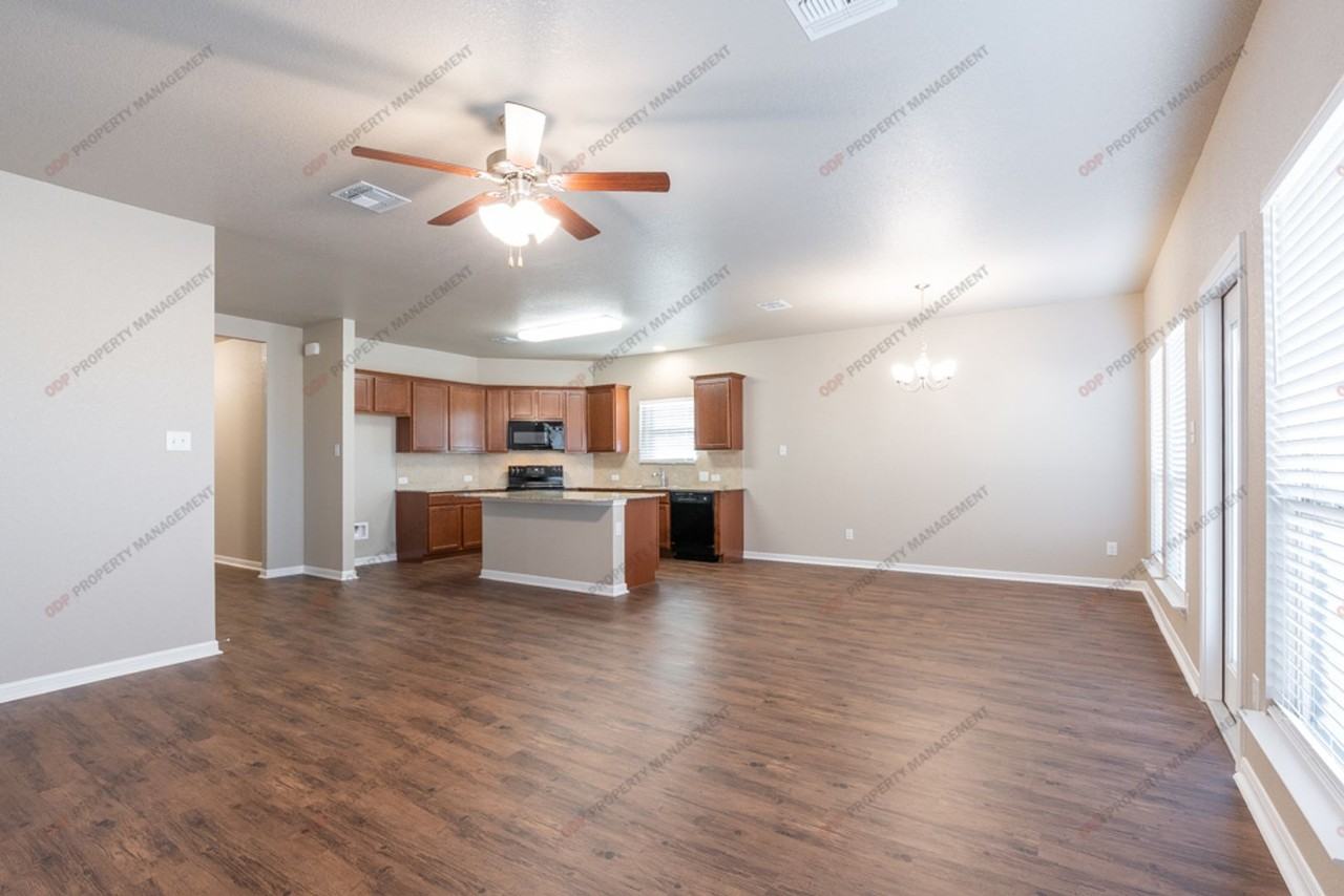 7800 Lee Hall Loop - Photo 7 of 23