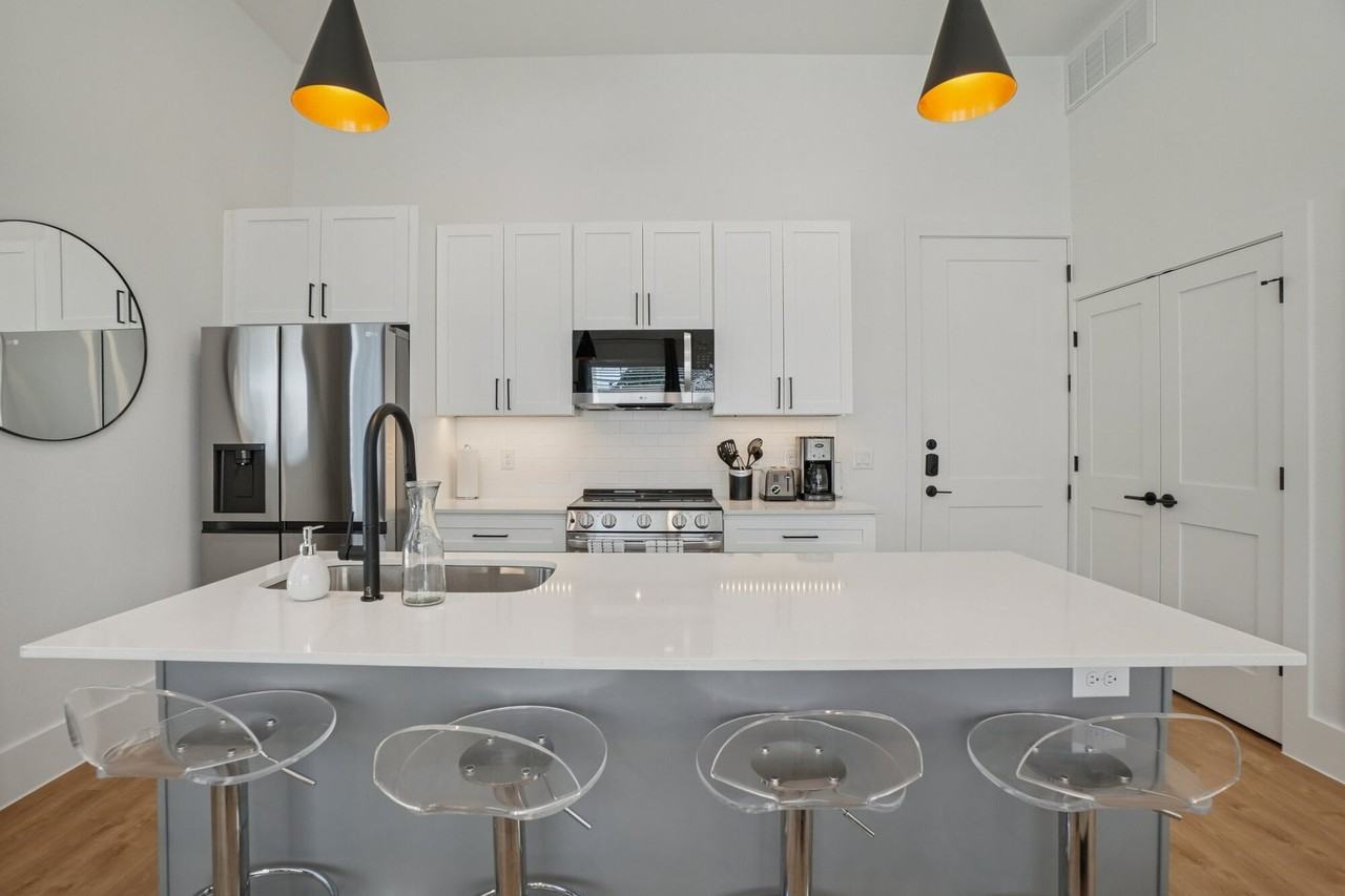 6418 Maple - Photo 5 of 50