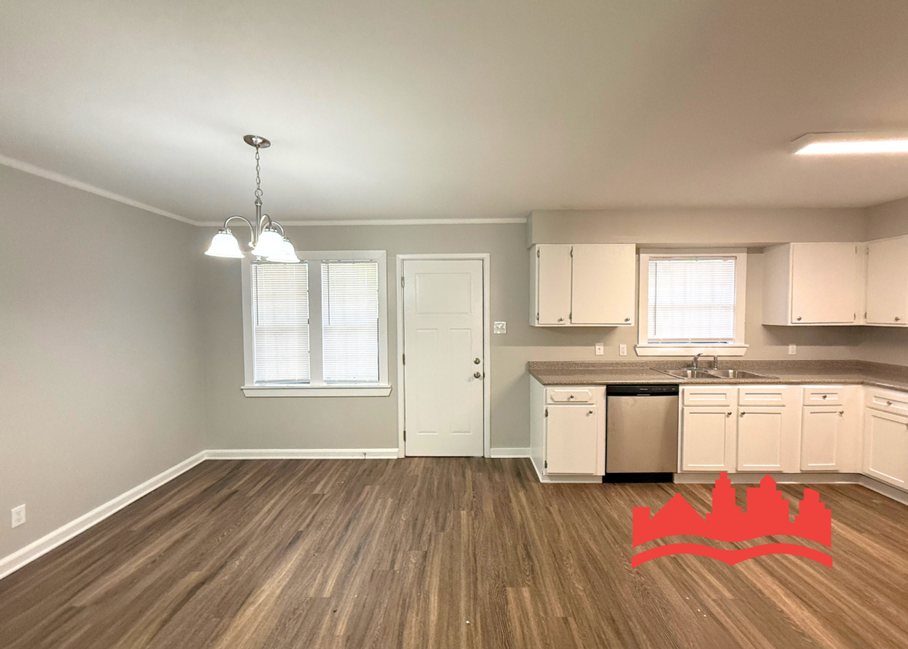 1241 Broadmoor St - Photo 6 of 18