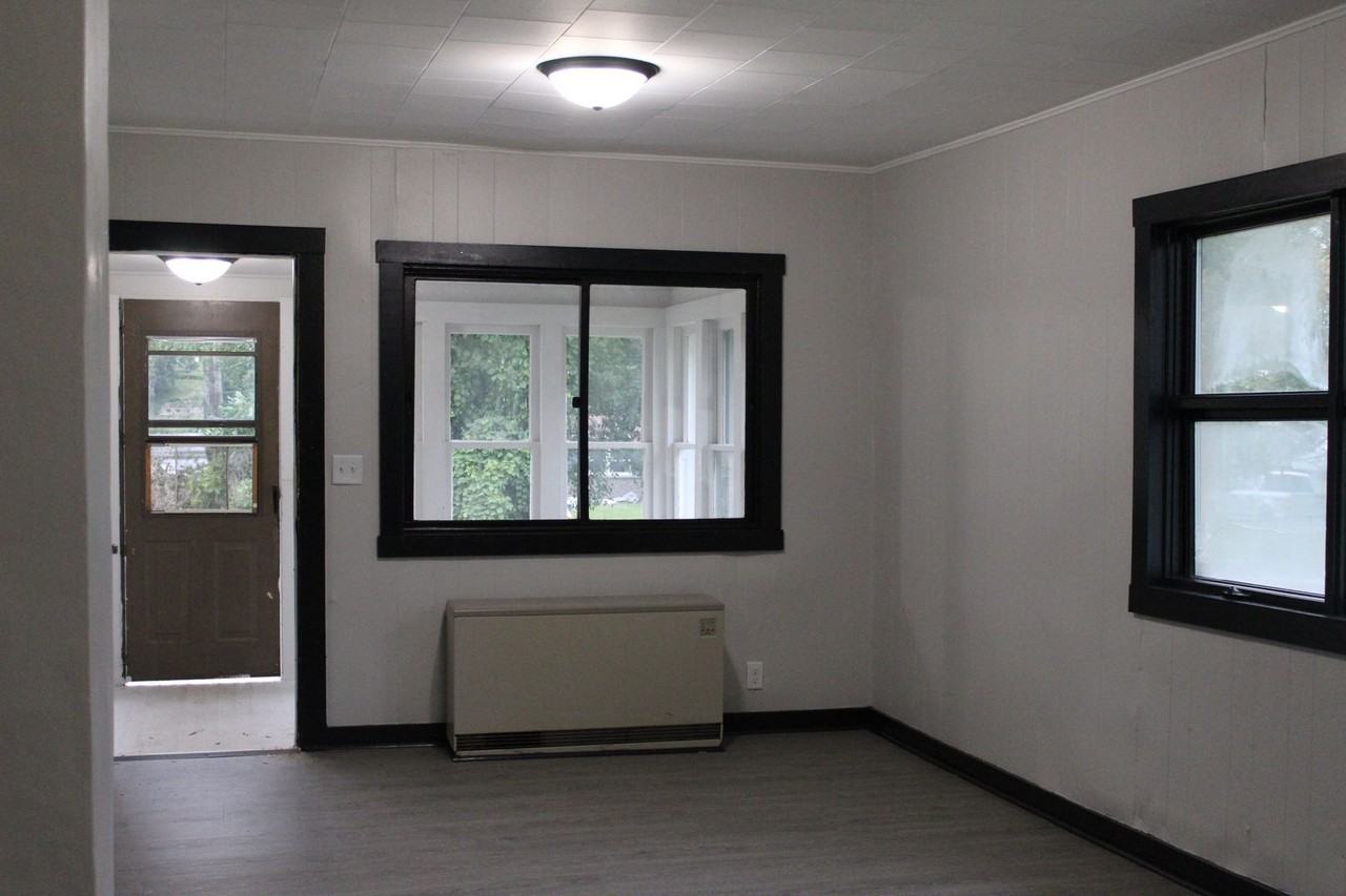 218 Sabin Ave W - Photo 3 of 10