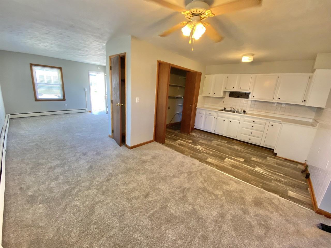 212 East Washington Street - Photo 3 of 14