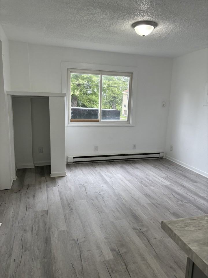 685 East Michigan Avenue - Photo 3 of 20