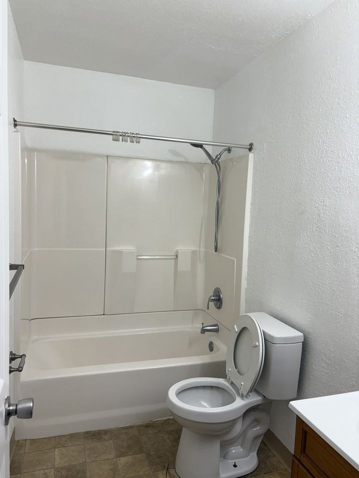 685 East Michigan Avenue - Photo 7 of 21