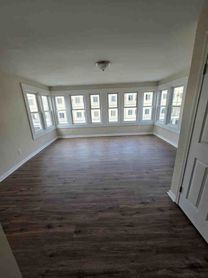 613 13th Street - Photo 2 of 10
