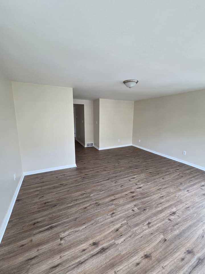613 13th Street - Photo 3 of 10