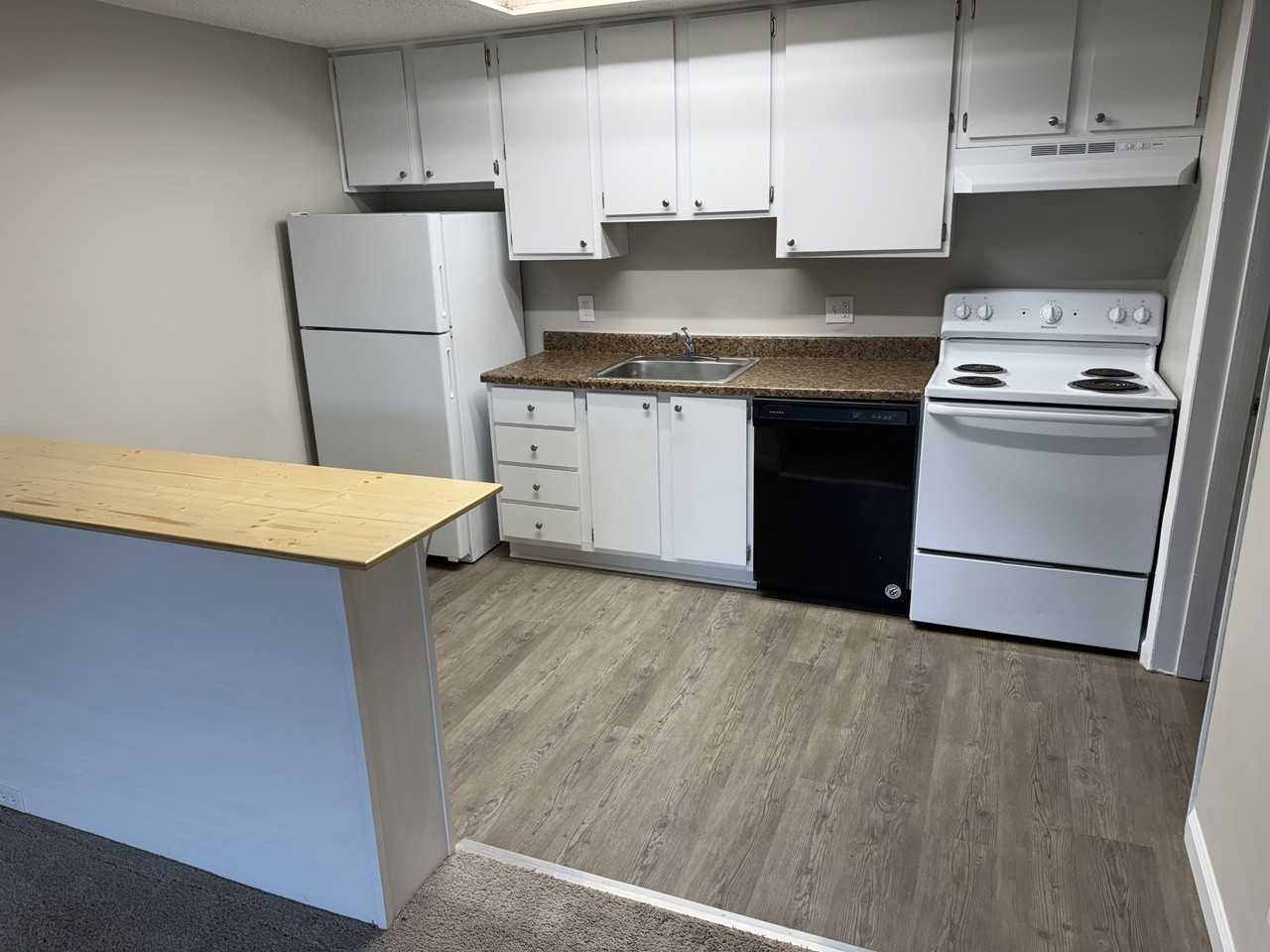 Longwood - Photo 3 of 17