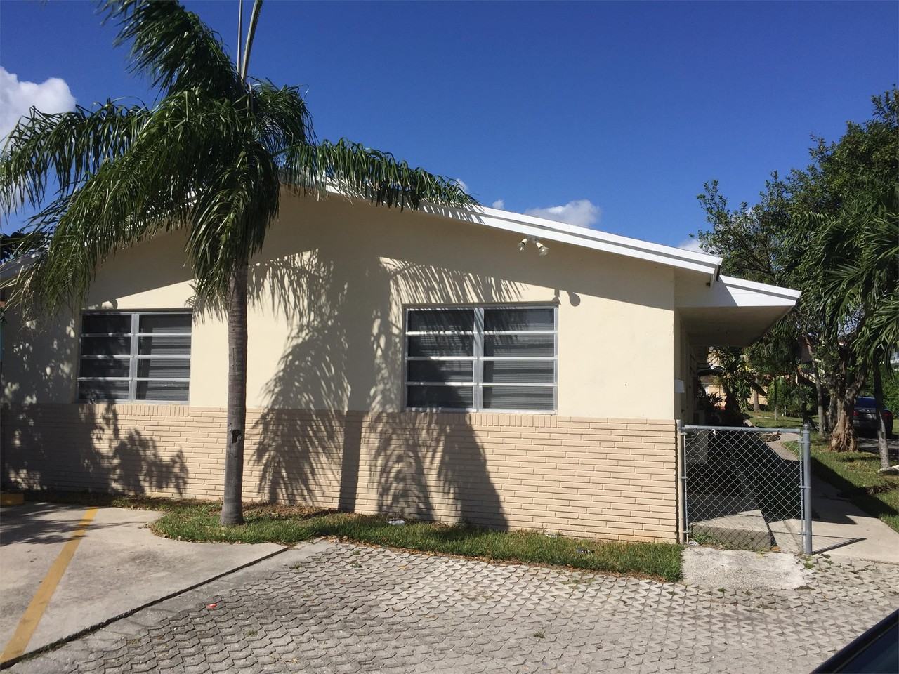 HOLLYWOOD LITTLE RANCHES 2303  (SOL Y VIENTO, LLC) - Photo 2 of 7