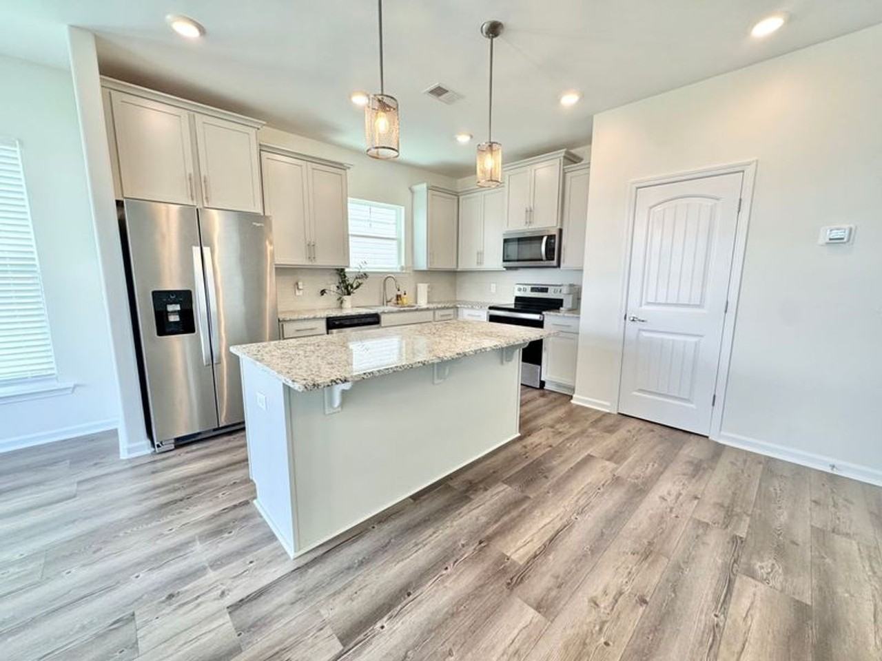 28 Pomona Cir - Photo 4 of 26